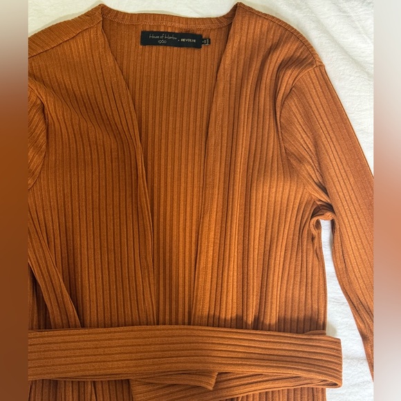 HOUSE OF HARLOW X REVOLVE 1960
JAMES CARDIGAN IN TOFFEE - Picture 4 of 5